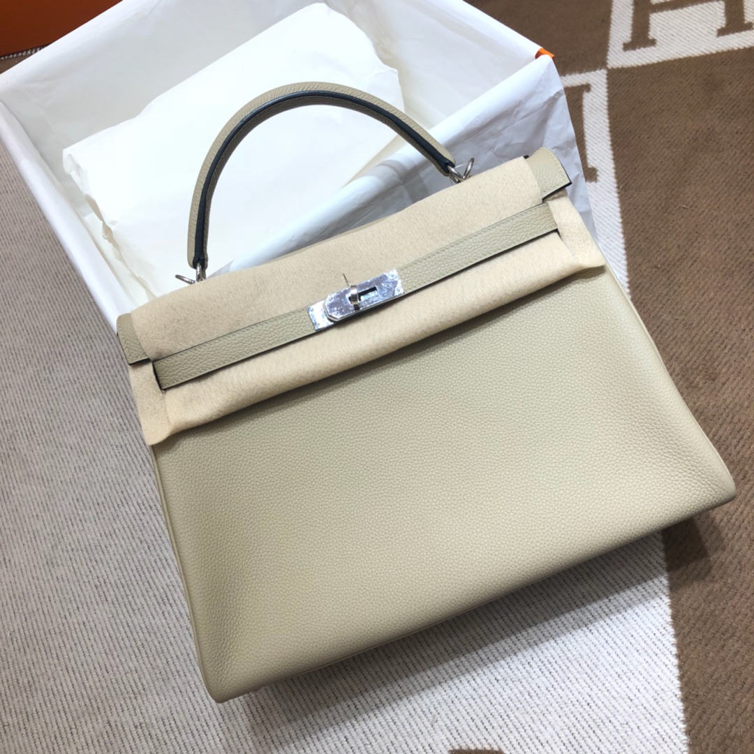 Hermes Kelly 32cm Handbag Shoulder Bag in Pearl Grey Togo Leather